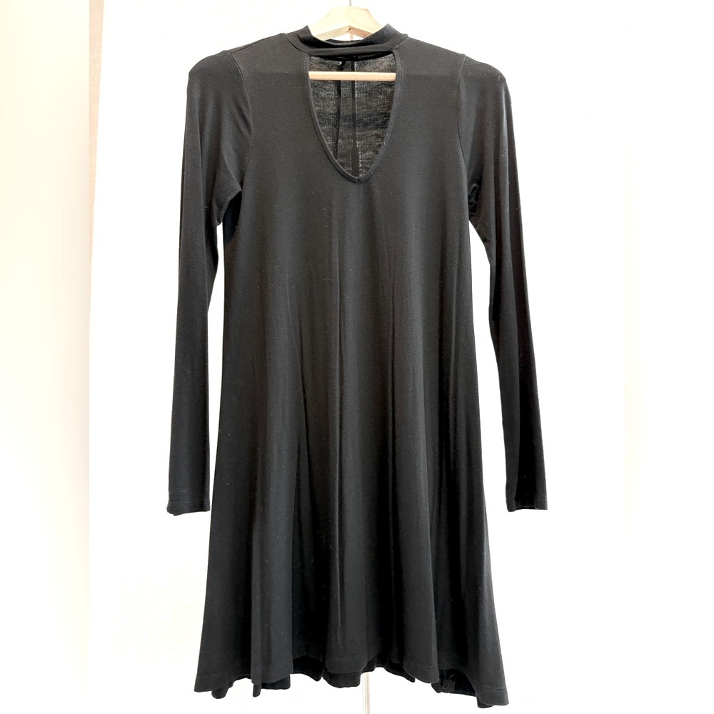 Women’s Express Black cut out long sleeve dress